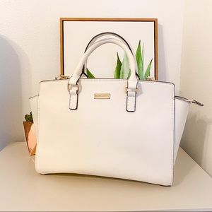 👜White New York & Company handbag👜